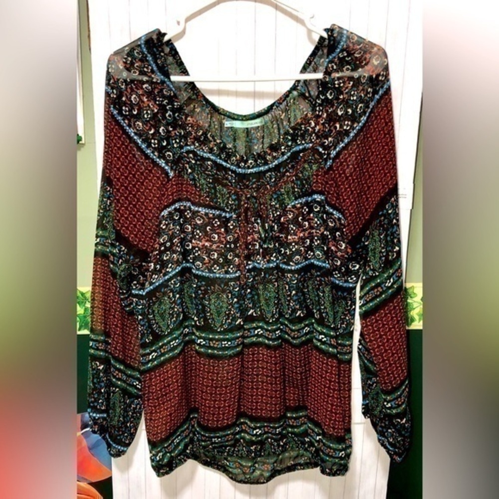 👻Maurice’s boho peasant style top with flower paisley print